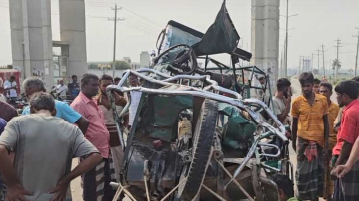 জামালপুরে কভার্ড ভ্যান ও অটোরিকশার সংঘর্ষে নিহত ৩