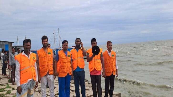 ভোলায় ১৩ হাজার ৮৬০ জন স্বেচ্ছাসেবক কাজ করছে