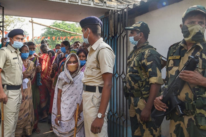 ষষ্ঠ দফায় পশ্চিমবঙ্গের ৪ জেলায় শুরু হয়েছে ভোটগ্রহণ