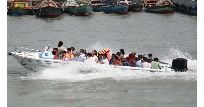 পদ্মায় দুই নৌযানের সংঘর্ষ, নিহত ২৬