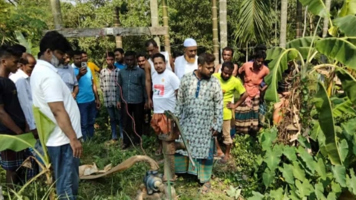 বিদ্যুৎস্পৃষ্টে হয়ে ছেলের সাথে প্রাণ গেলো বাবার