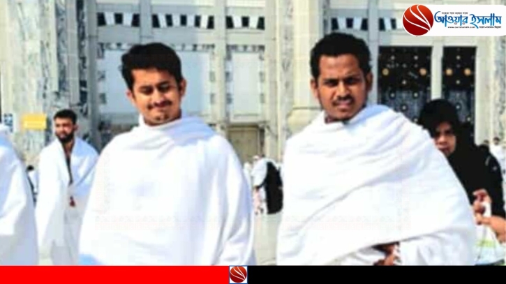 ইহরাম পরে কাবার পথে সারজিস আলম