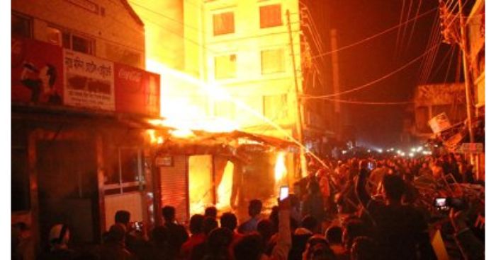 কুমিল্লার লাকসাম বাজারে ভয়াবহ আগুন