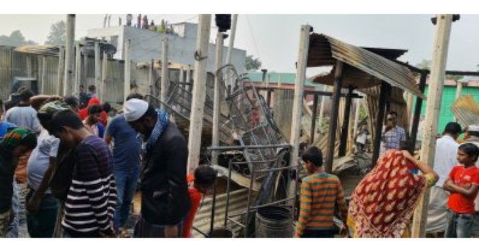 গাজীপুরে আগুনে পুড়ে ছাই  পাঁচটি কক্ষ