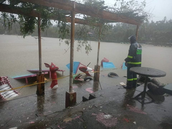 ফিলিপাইনে কম্পাসু ঝড়ে ১৯ জনের মৃত্যু