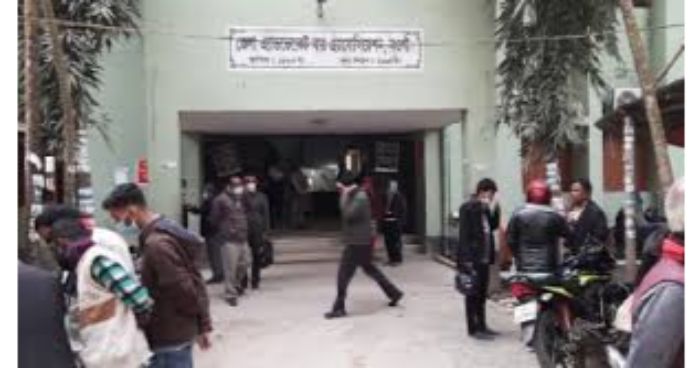 নওগাঁয় আইনজীবীদের আদালত বর্জন ৪র্থ দিনে