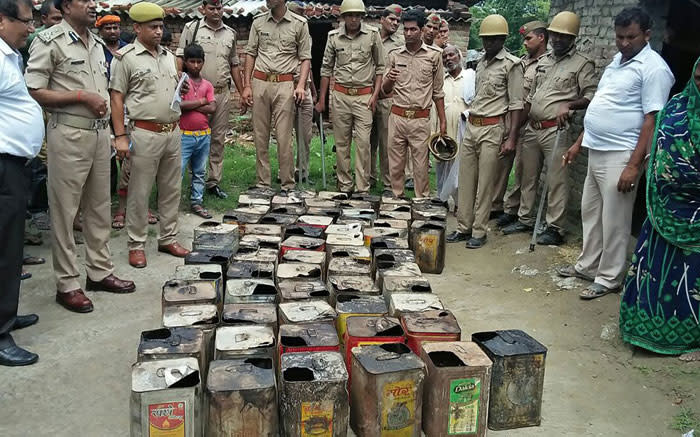 ভারতে বিষাক্ত মদপানে ৮৬ জনের মৃত্যু