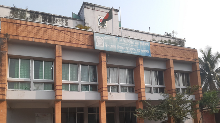 বাবরের স্ত্রী তাহমিনা জামানের প্রার্থিতা প্রত্যাহার