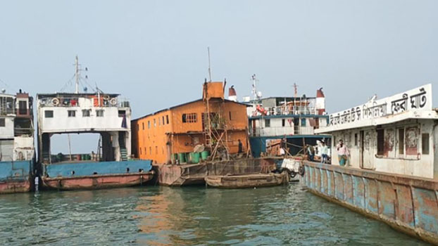 বাংলাবাজার-শিমুলিয়া নৌরুটে ফেরিসহ সবধরনের নৌযান চলাচল বন্ধ