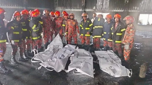 বগুড়ায় প্লাস্টিক কারখানায় ভয়াবহ আগুন, ৫ জনের লাশ উদ্ধার