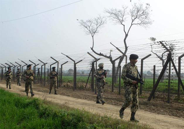 ভারতীয় সেনাবাহিনীর গুলিতে ৪ বেসামরিক নাগরিক নিহত