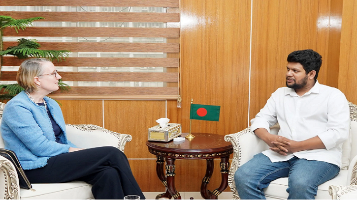 তথ্য ও সম্প্রচার উপদেষ্টার সঙ্গে ব্রিটিশ হাইকমিশনারের সাক্ষাৎ