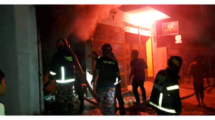 চট্টগ্রামে আবার আরেক কনটেইনার ডিপোতে আগুন
