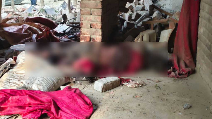 চাঁপাইনবাবগঞ্জে ‘ককটেল বানানোর সময়’ বিস্ফোরণে ২ জন নিহত, আহত ৩