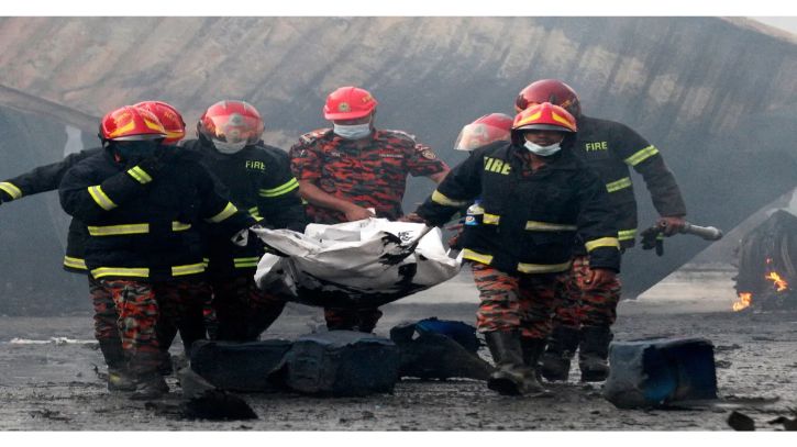 চকবাজারের ভয়াবহ আগুনে ঘুমন্ত কর্মচারীরা হলেন পোড়া লাশ