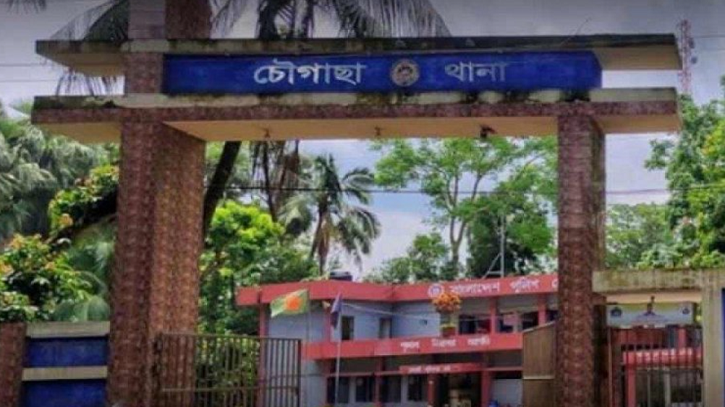 চৌগাছায় আসামি ধরতে গিয়ে ওসিসহ ৭ পুলিশ সদস্য হামলার শিকার