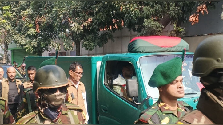 মানিক মিয়া অ্যাভেনিউয়ের পথে খালেদা জিয়ার কফিন