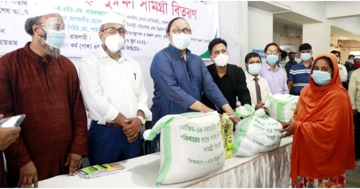 রাসিকের খাদ্য সহায়তা পেল ক্ষতিগ্রস্ত ৫শ’ পরিবার