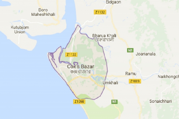 কক্সবাজারে ট্যুরিস্ট জিপ নিয়ন্ত্রণ হারিয়ে খাদে
