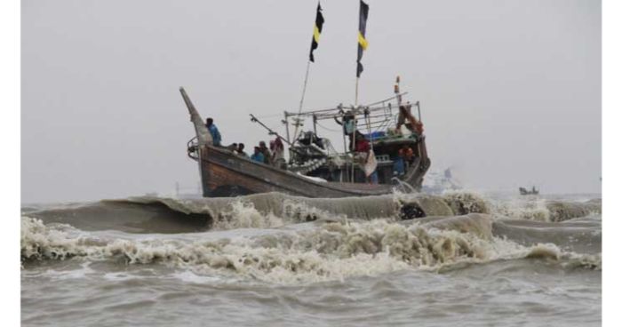 সাগর উত্তাল, ভারী বর্ষণের সম্ভাবনা