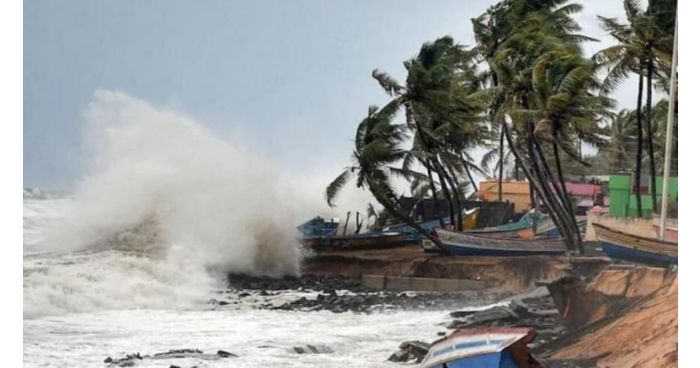 উপকূল মুখী ধেয়ে আসছে ঘূর্ণিঝড় ‘জাওয়াদ’