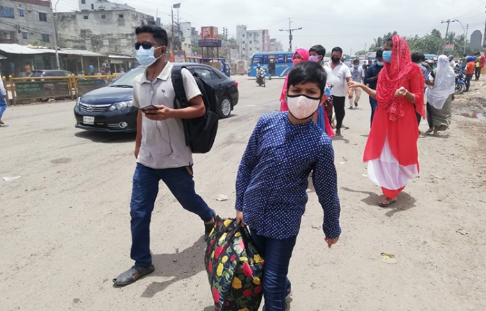 ১৪ দিনের শাটডাউনের খবরে ঢাকা ছেড়ে গ্রামের দিকে ছুটছে মানুষ