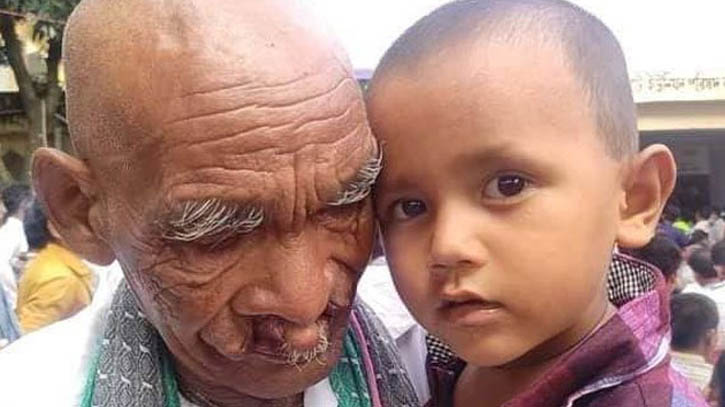 পঞ্চগড়ের নৌকা ডুবি ট্রাজেডি : বেঁচে ফিরেছে ৩ বছরের দীপু