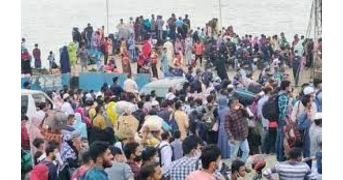 ঈদযাত্রার শেষদিনেও ফেরিঘাটে উপচেপড়া ভিড়