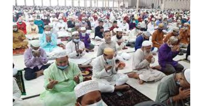 ঈদের জামাতে বিশ্ব শান্তি কামনা ও করোনামুক্তির জন্য বিশেষ দোয়া