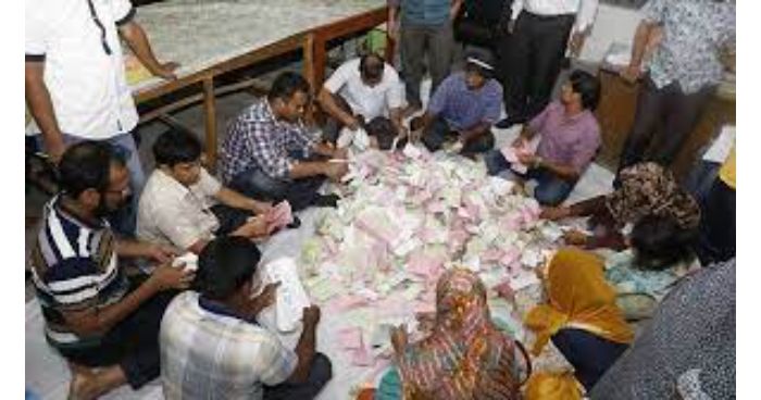 ভোটগ্রহণ শেষে চলছে গণনা, চলছে গণনা