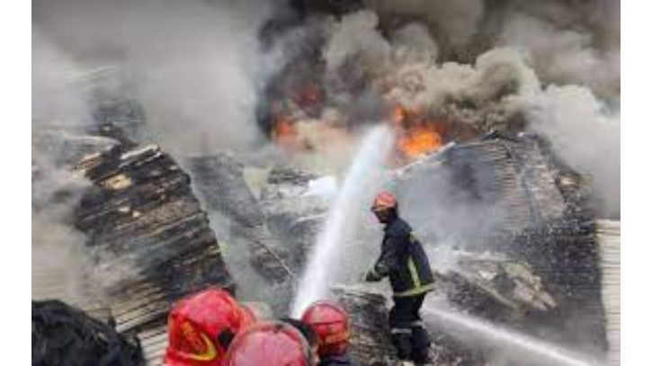 নারায়ণগঞ্জে ককশিটের গুদামের আগুন নিয়ন্ত্রণে