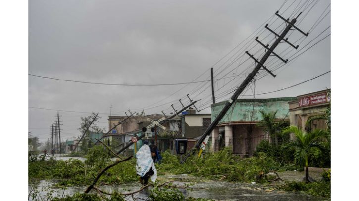 হ্যারিকেন ইয়ানের তান্ডবে কিউবাজুড়ে নিকষকালো অন্ধকার