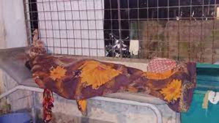 হাসপাতালে স্ত্রীর মরদেহ রেখে পালালেন স্বামী