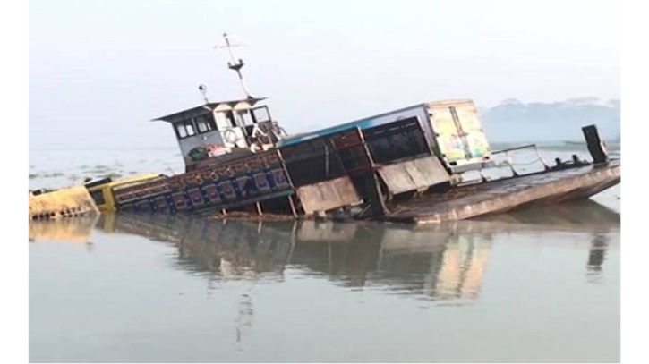 সন্ধ্যা নদীতে লঞ্চের ধাক্কায় ডুবলো বালুবাহী বাল্কহেড, নিখোঁজ দুই