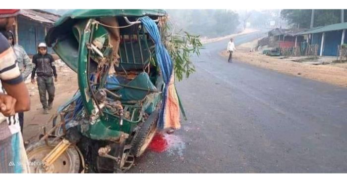 উখিয়ায় বাসচাপায় ইজিবাইক চালকসহ নিহত ২