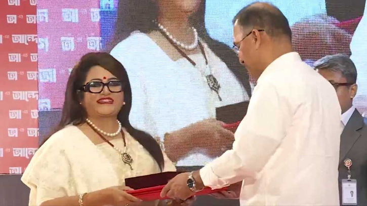 একুশে পদক তুলে দিলেন প্রধানমন্ত্রী তারেক রহমান