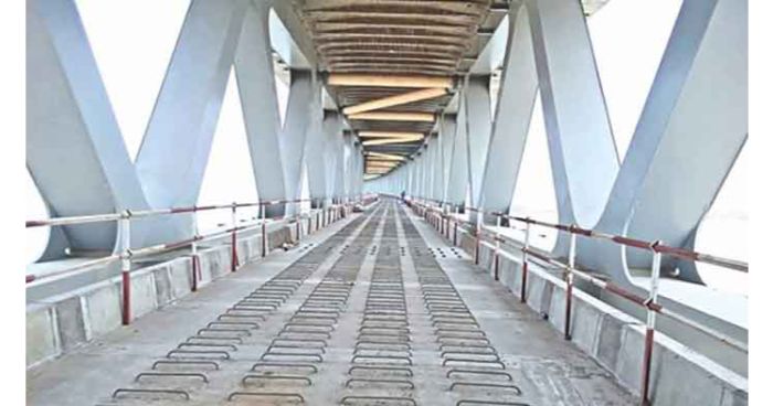 পদ্মা সেতুতে রেলওয়ে স্লাব বসানোর কাজ সম্পন্ন