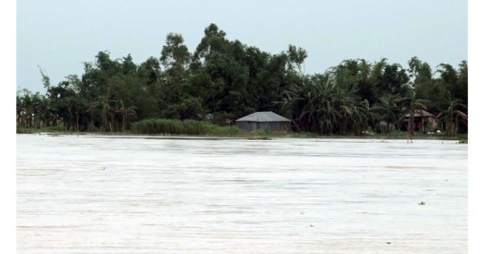 নেত্রকোনায় ধনু নদীর পানি কমছে : বাড়ছে দুর্ভোগ
