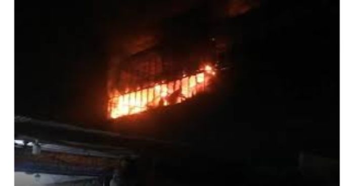 গাজীপুরে কোনাবাড়ী এলাকায় মার্কেটে আগুন