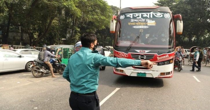 সাভারে অতিরিক্ত ভাড়া আদায় ও মূল্য তালিকা না থাকায় জরিমানা