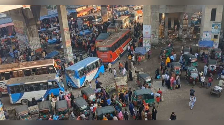 গাজীপুর মহাসড়কে যানজট ও অতিরিক্ত ভাড়ায় নাকাল ঘরমুখো মানুষ