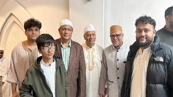 লন্ডনে ঈদের জামাতে প্রকাশ্যে হাছান মাহমুদ