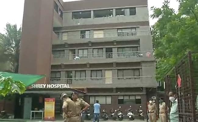 ভারতের একটি করোনা হাসপাতালে অগ্নিকাণ্ড