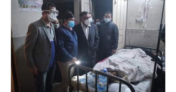 হোটেলের খাবার খেয়ে ৪২ পুলিশ সদস্য হাসপাতালে