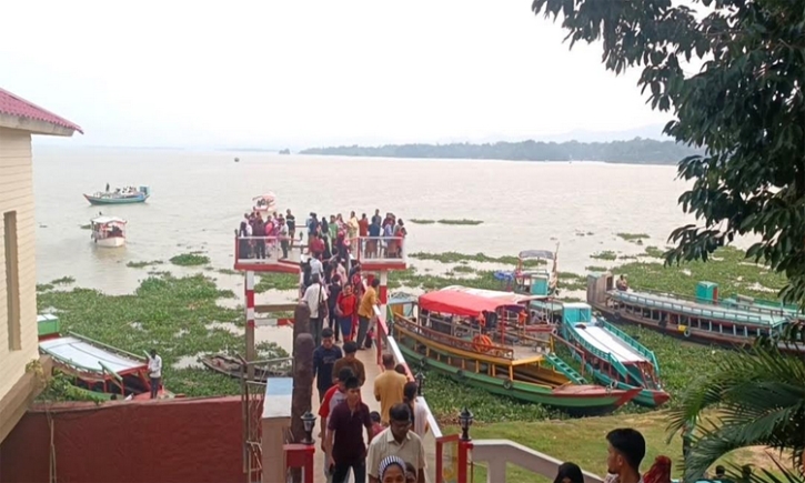 পাহাড়ী কন্যা রাঙ্গামাটিতে বেড়েছে পর্যটকের আগমন।