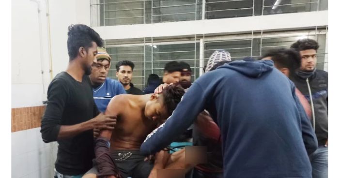 চুয়াডাঙ্গায় থার্টিফার্স্ট নাইটের অনুষ্ঠানে ২ জনকে কুপিয়ে জখম