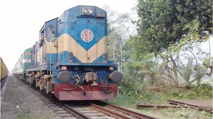 লাইনচ্যুত হওয়ায় ঢাকা-ময়মনসিংহ রুটে ট্রেন চলাচল বন্ধ