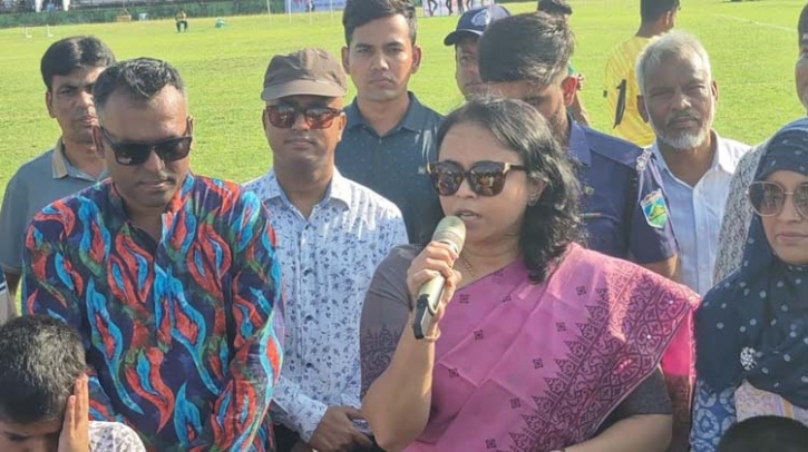 নাটোরে জেলা প্রশাসক গোল্ডকাপ ফুটবল টুর্নামেন্ট শুরু