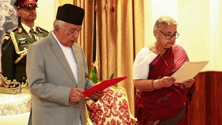 শান্ত অবস্থায় ফিরছে নেপাল