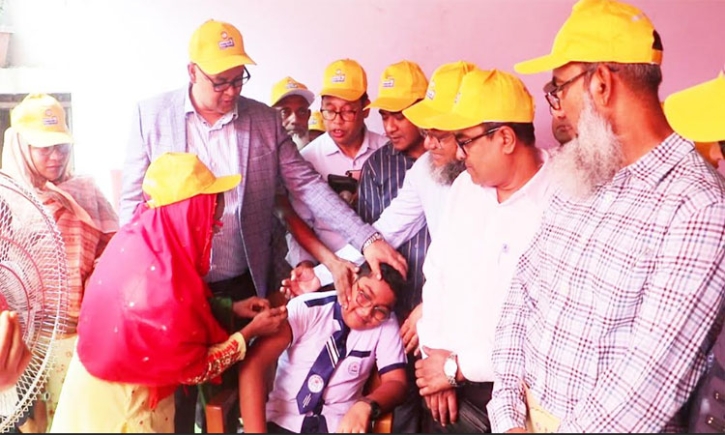 নওগাঁয় টাইফয়েড টিকাদান কার্যক্রম শুরু